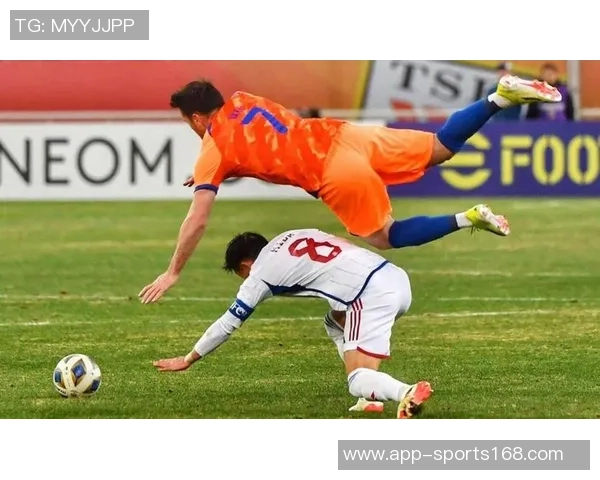 萨索洛后卫开场仅5秒送点球转播刚开始就引发热议